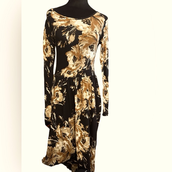 Reborn J Dresses & Skirts - Reborn J. Black midi floral dress in size small. Like new.